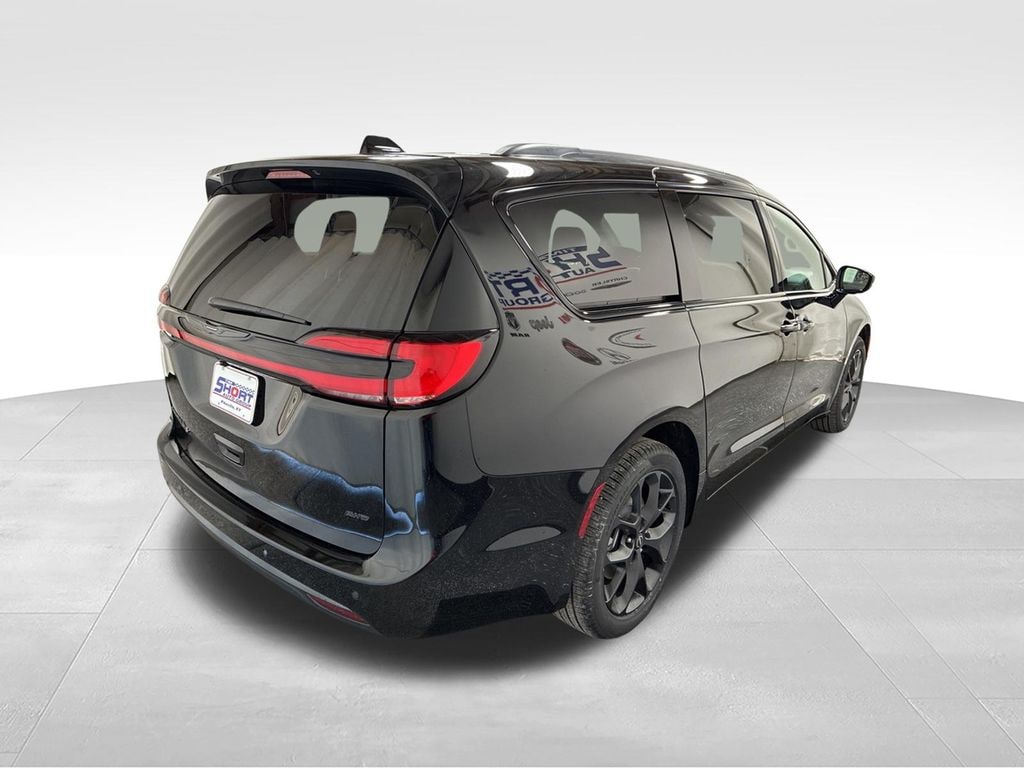 New 2026 Chrysler Pacifica SELECT AWD Passenger Van