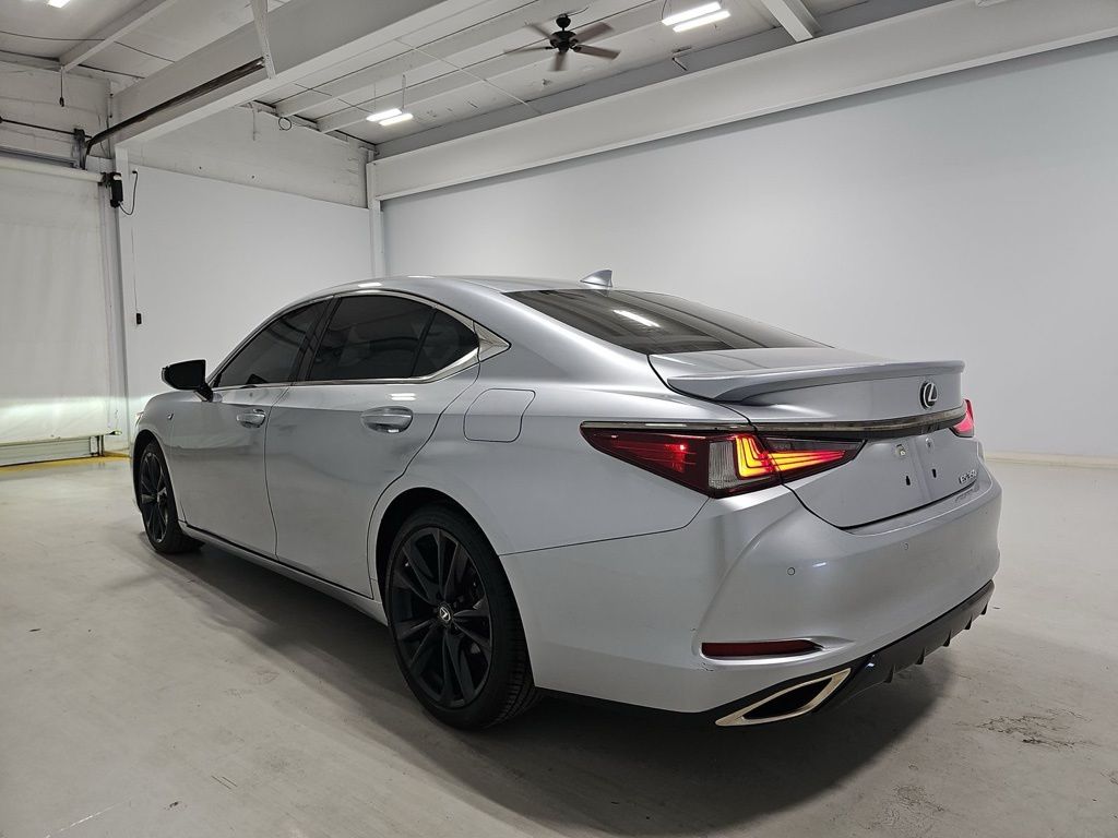 2022 Lexus ES 350 F SPORT photo 2