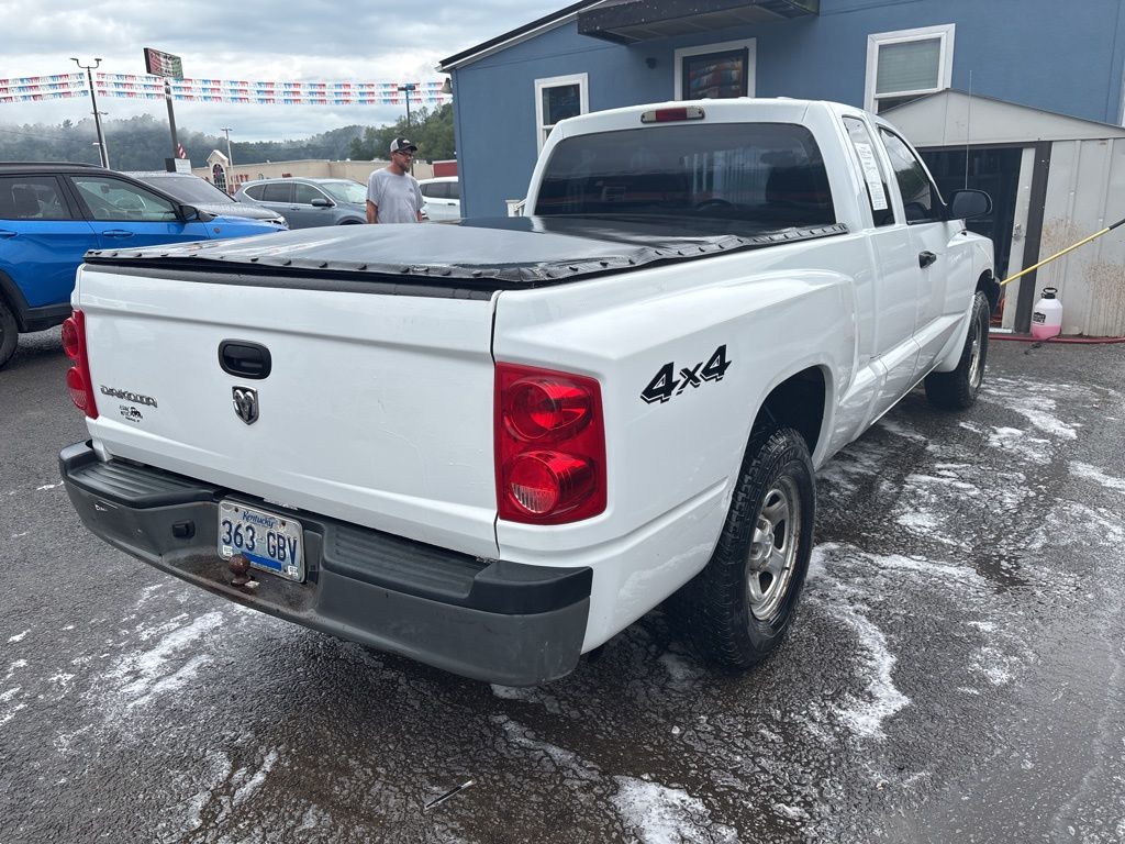 2005 Dodge Dakota ST photo 4