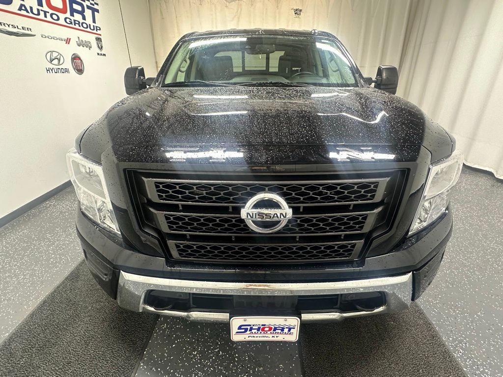 2021 Nissan Titan SV photo 2