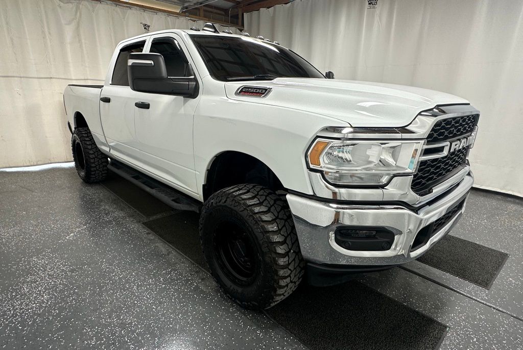 2024 Ram 2500 Tradesman photo 2
