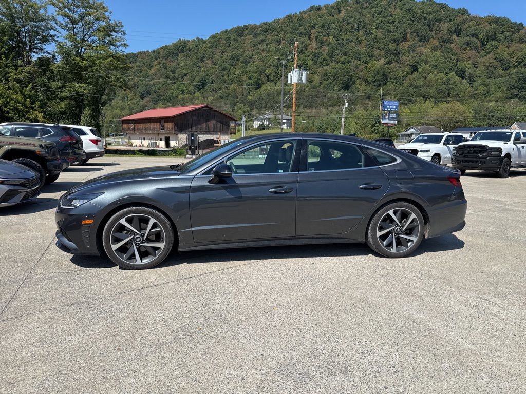 2022 Hyundai Sonata SEL Plus photo 2