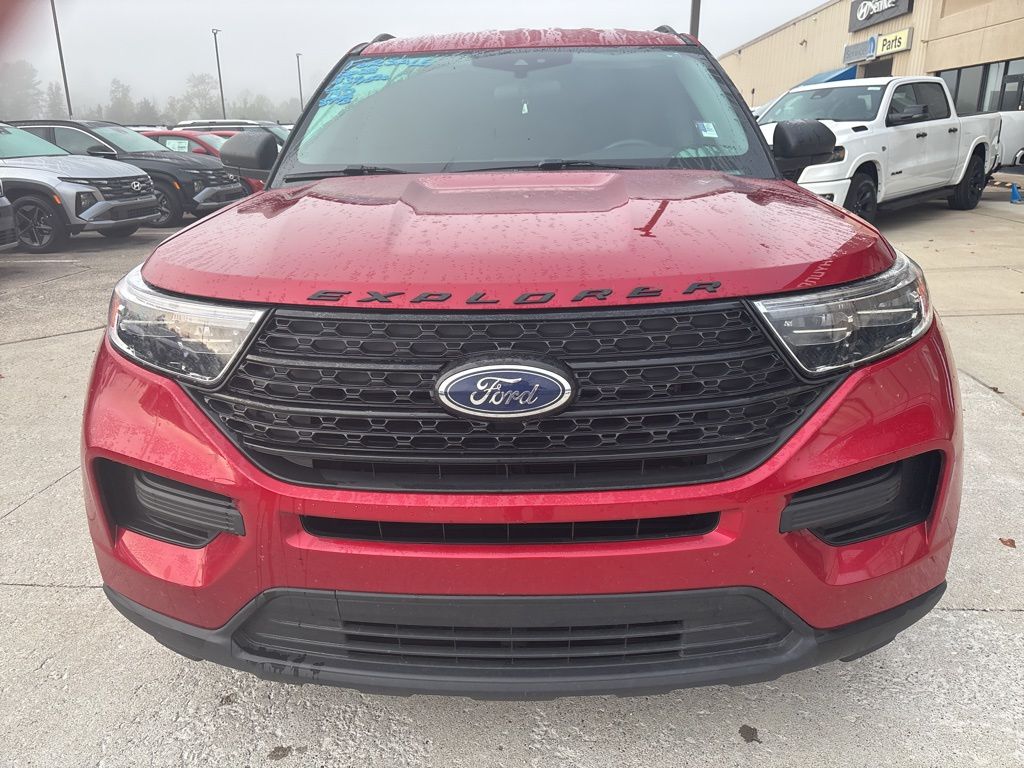 2023 Ford Explorer XLT photo 2