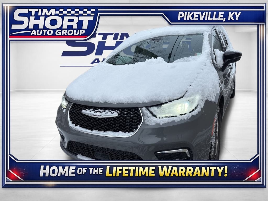 Used 2025 Chrysler Pacifica Select Van Passenger Van