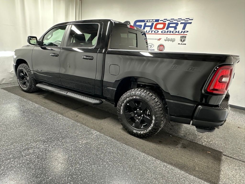 New 2026 Ram 1500 WARLOCK CREW CAB 4X4 5'7 BOX Pickup