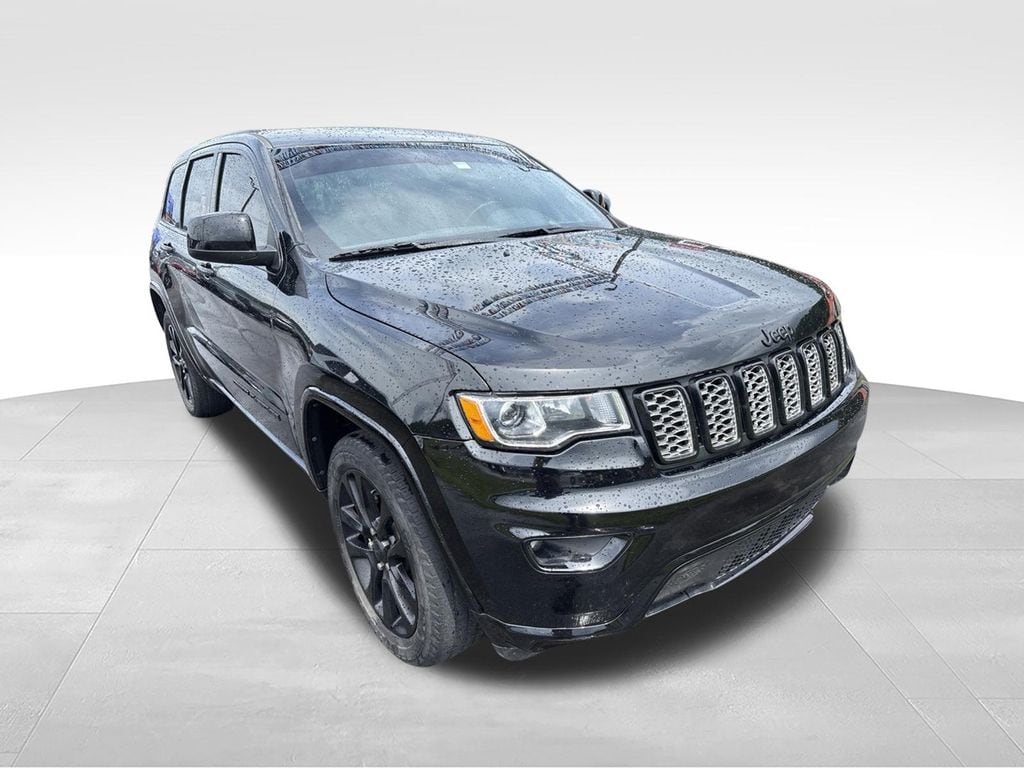 Used 2020 Jeep Grand Cherokee Laredo SUV