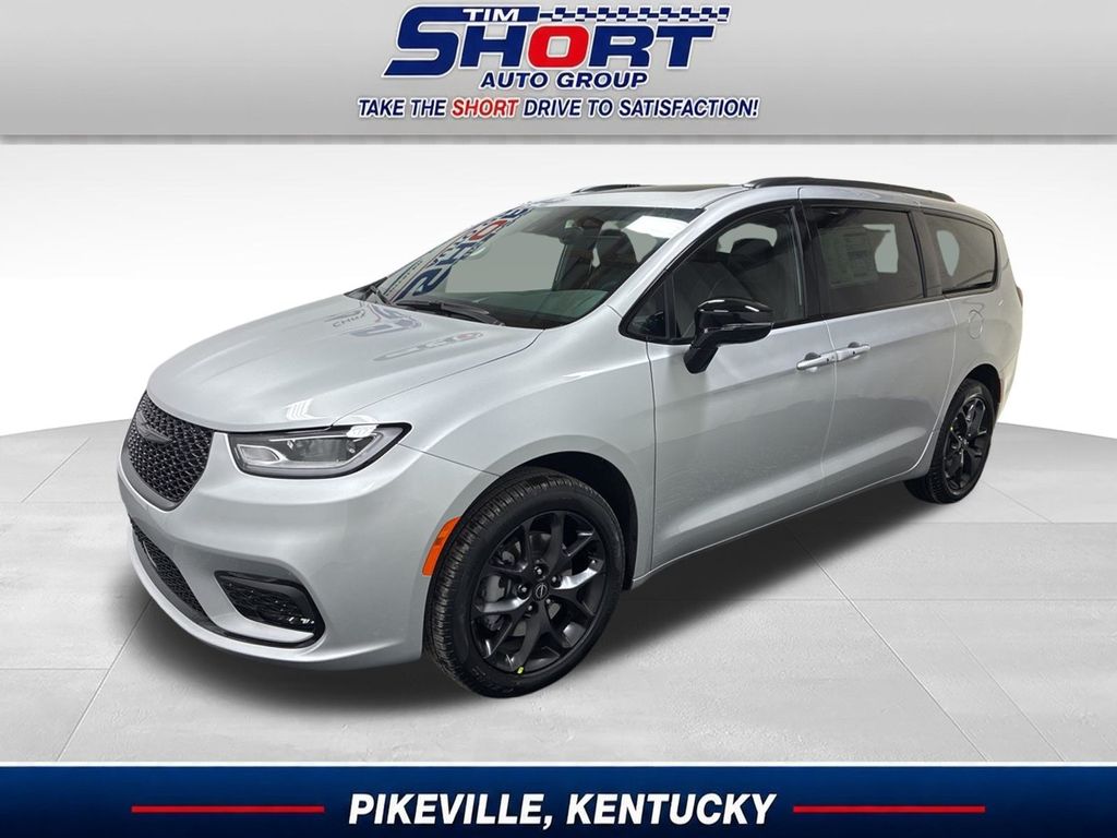 2026 Chrysler Pacifica Limited AWD's photo