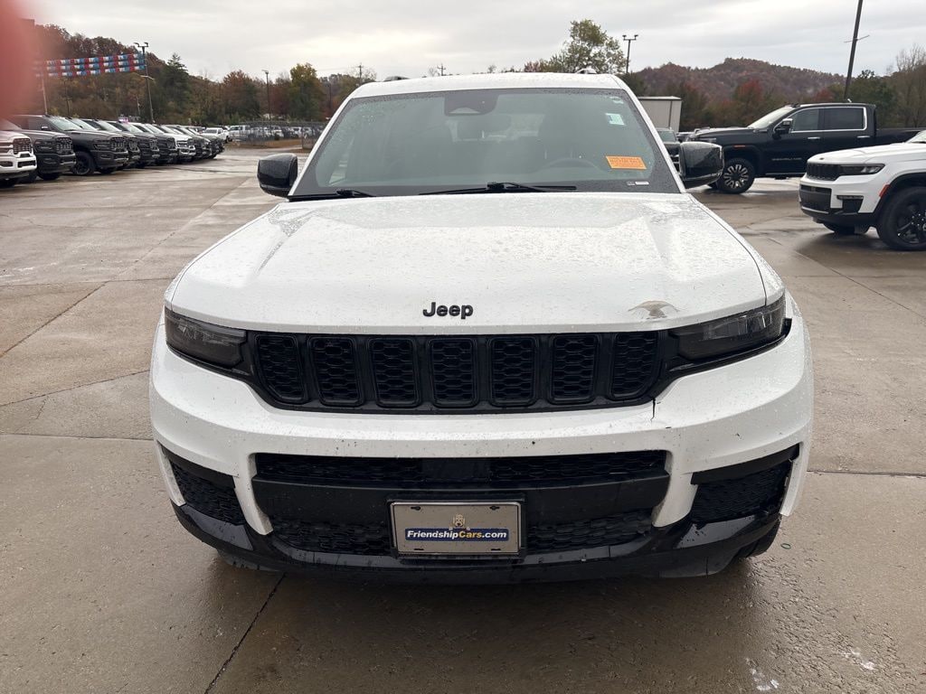 Used 2023 Jeep Grand Cherokee L Laredo SUV