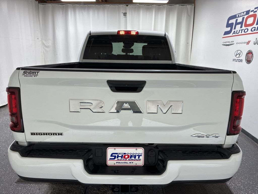 New 2026 Ram 2500 BIG HORN CREW CAB 4X4 6'4 BOX Pickup