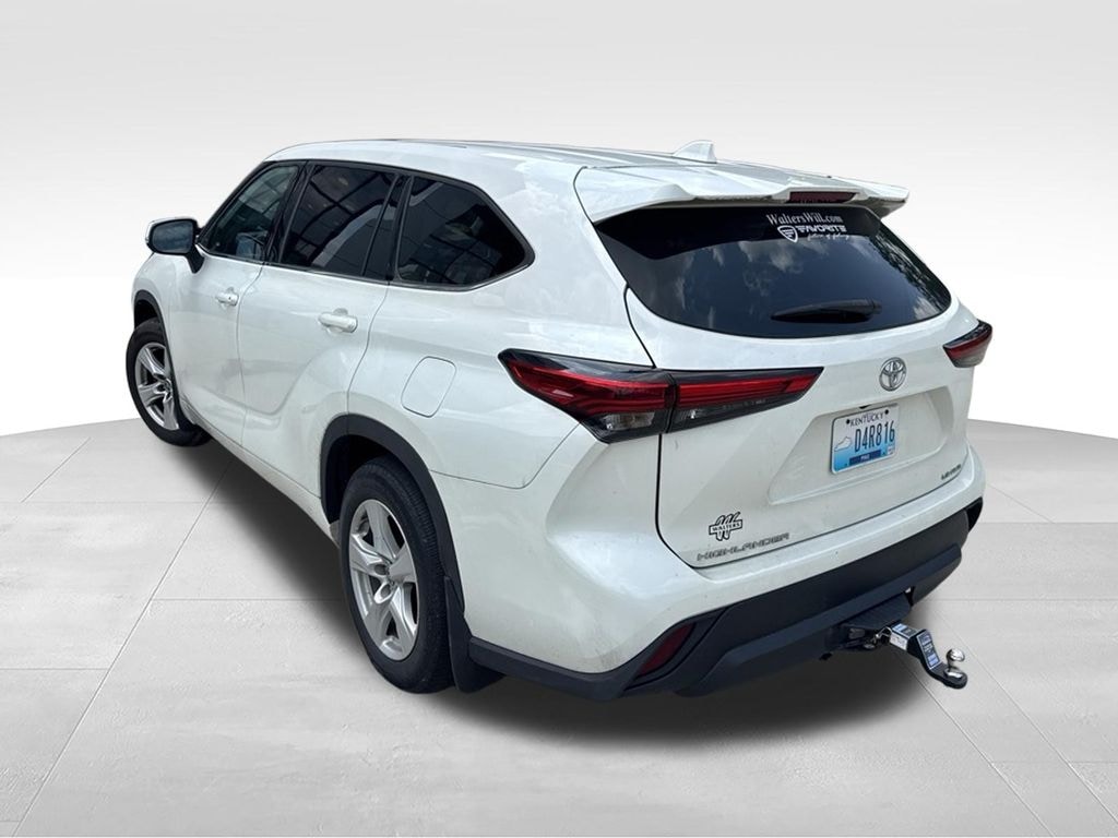 Used 2021 Toyota Highlander LE SUV