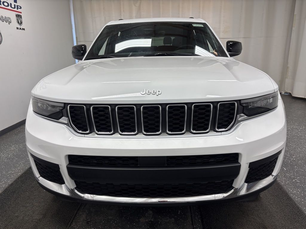 New 2025 Jeep Grand Cherokee L LAREDO X 4X4 Sport Utility