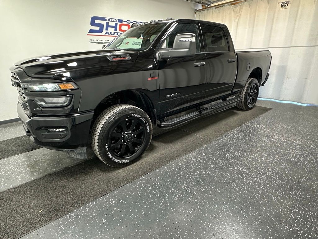 New 2026 Ram 2500 BIG HORN CREW CAB 4X4 6'4 BOX Pickup
