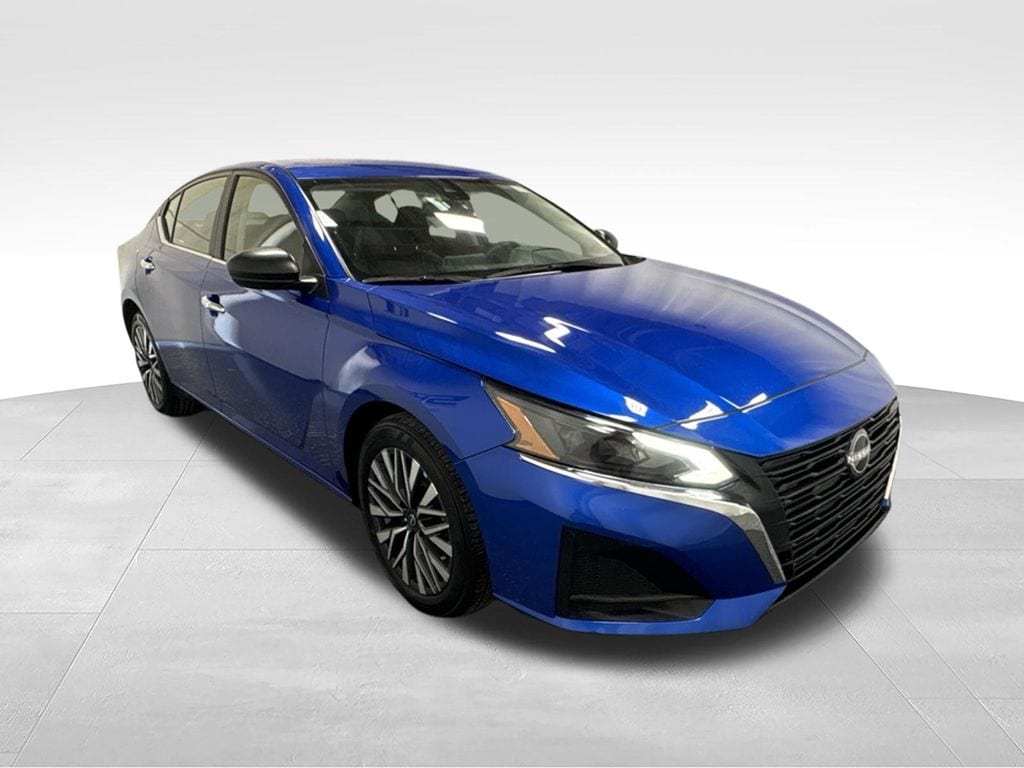 Used 2025 Nissan Altima SV Sedan