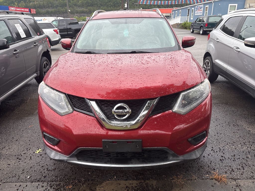 2016 Nissan Rogue SV photo 2