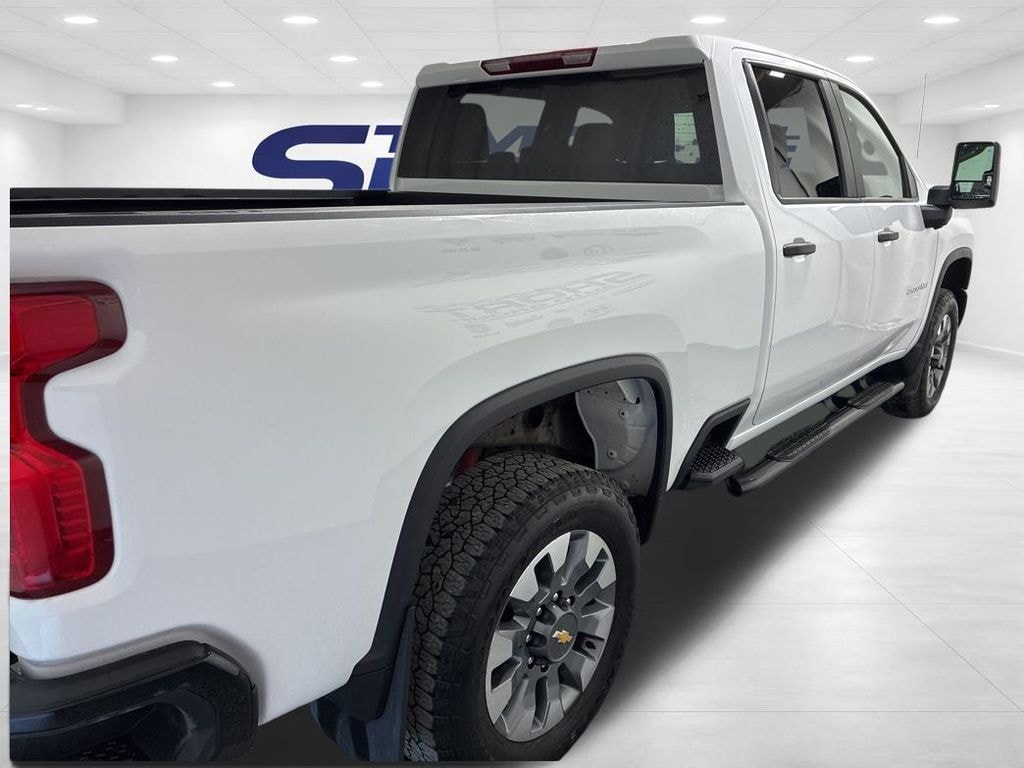 Used 2025 Chevrolet Silverado 2500 HD Custom Truck Crew Cab