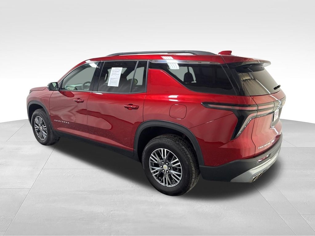 Used 2024 Chevrolet Traverse LT SUV