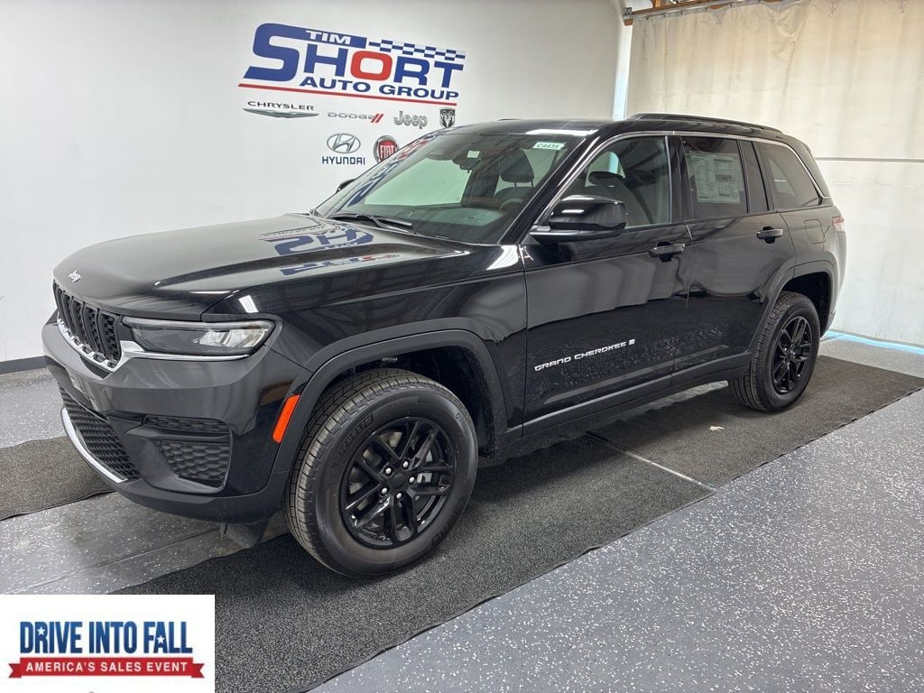 New 2026 Jeep Grand Cherokee LAREDO X 4X4 Sport Utility