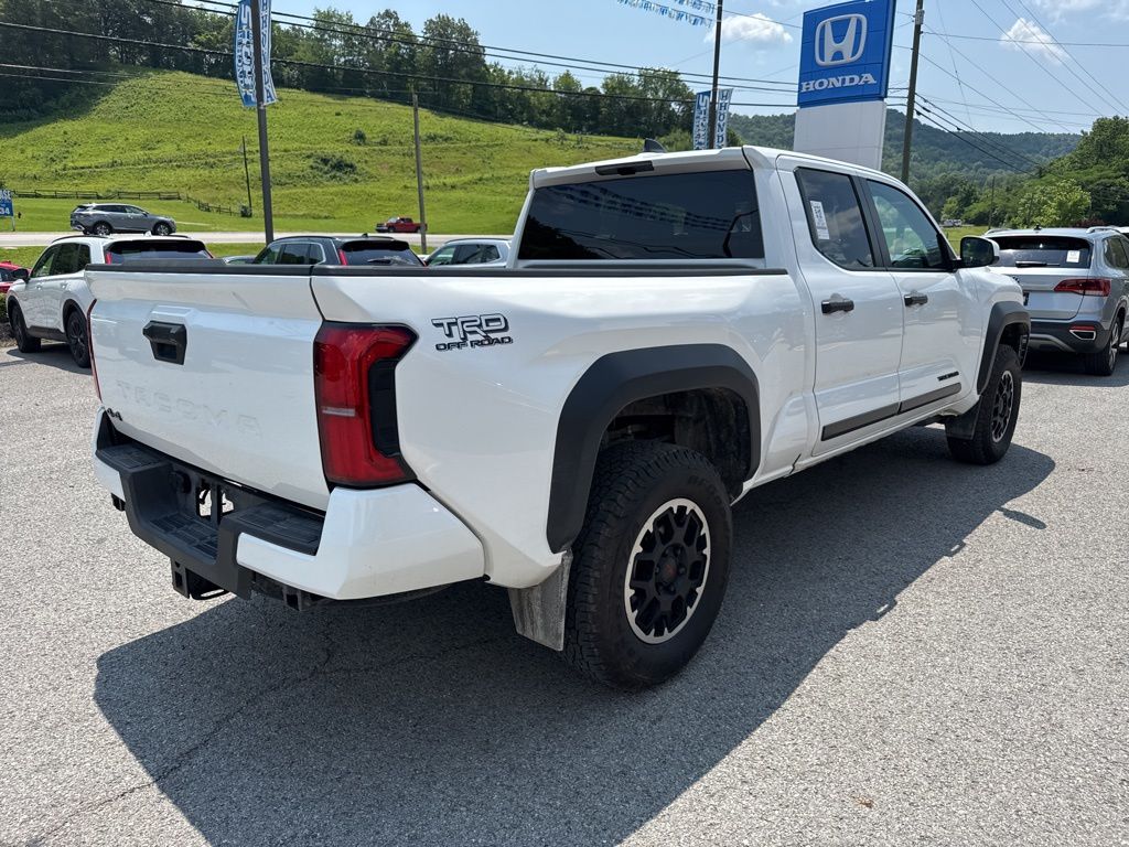 2024 Toyota Tacoma TRD photo 4