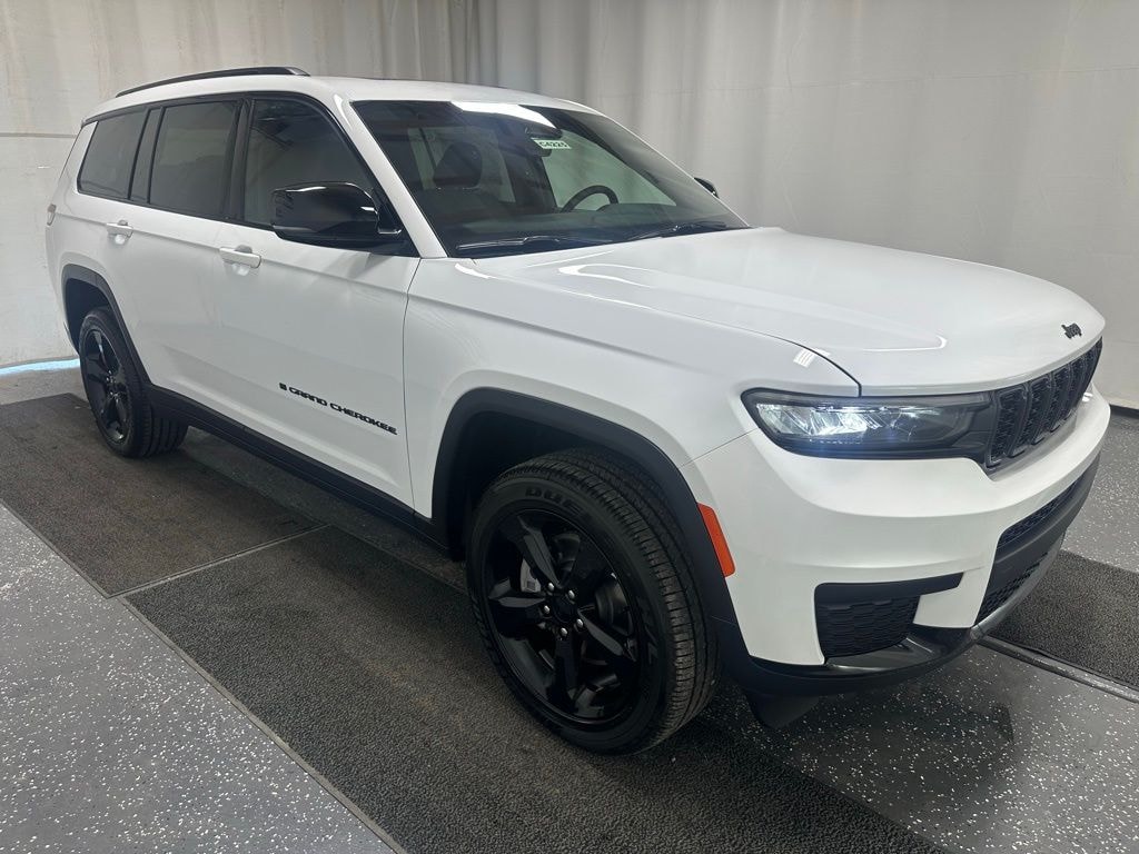 New 2025 Jeep Grand Cherokee L ALTITUDE X 4X4 Sport Utility
