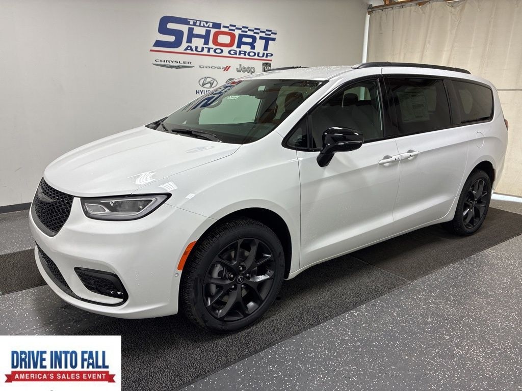 New 2026 Chrysler Pacifica SELECT AWD Passenger Van