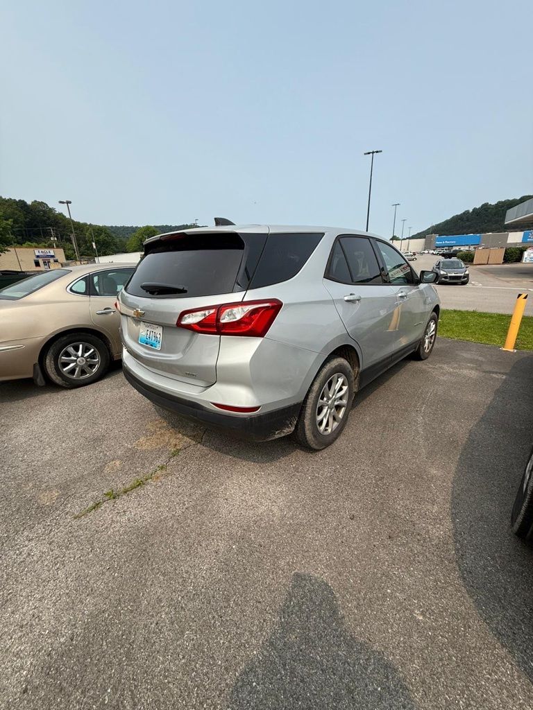 2019 Chevrolet Equinox LS photo 4