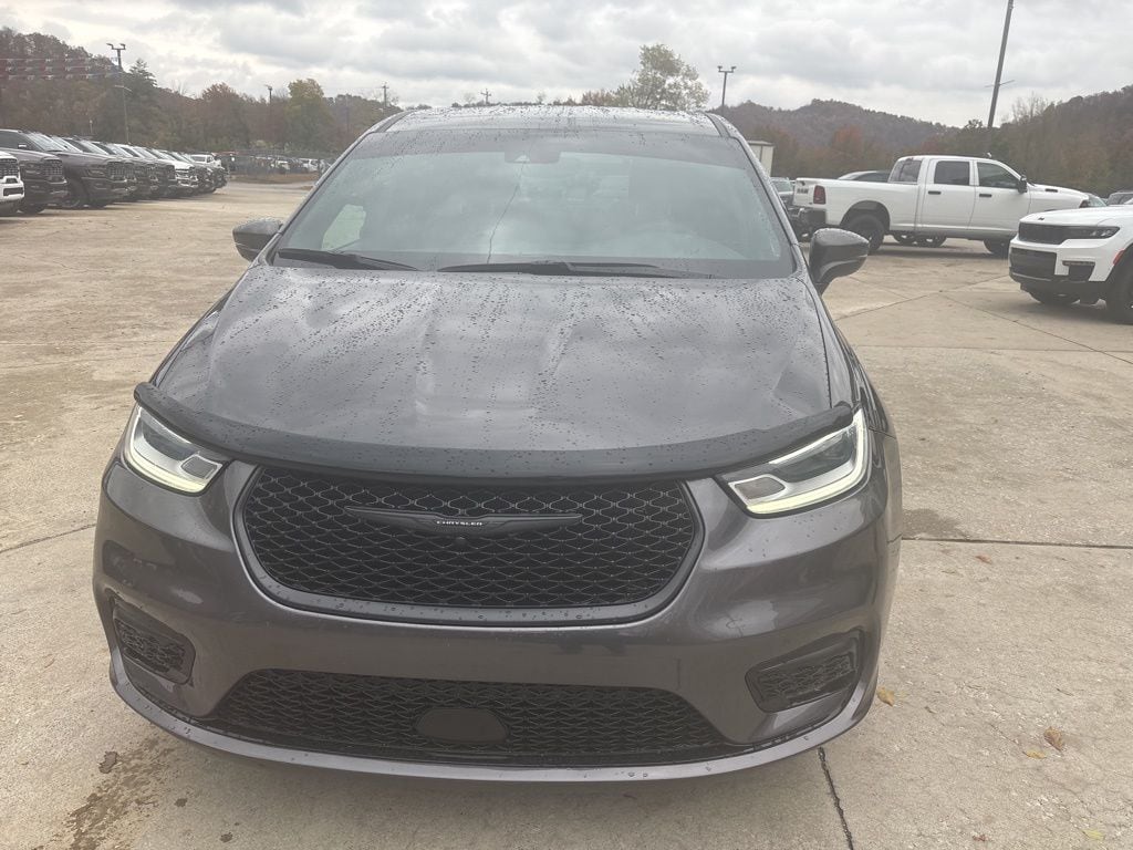 Used 2022 Chrysler Pacifica Hybrid Touring L Van Passenger Van