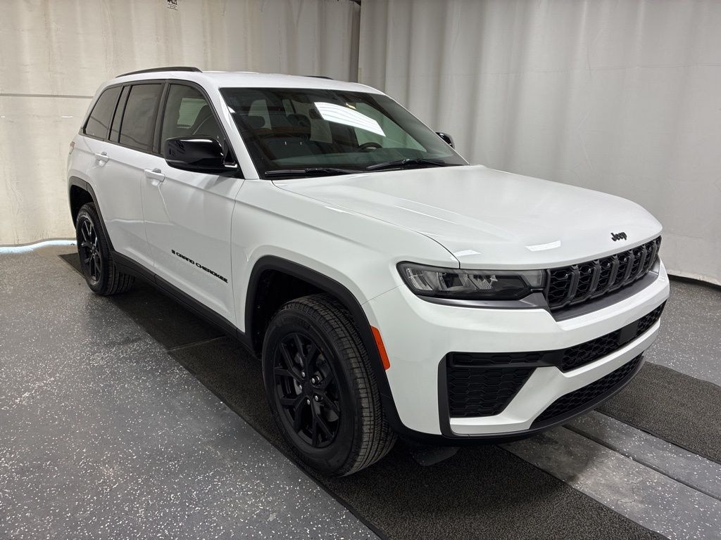 New 2026 Jeep Grand Cherokee LAREDO ALTITUDE 4X4 Sport Utility