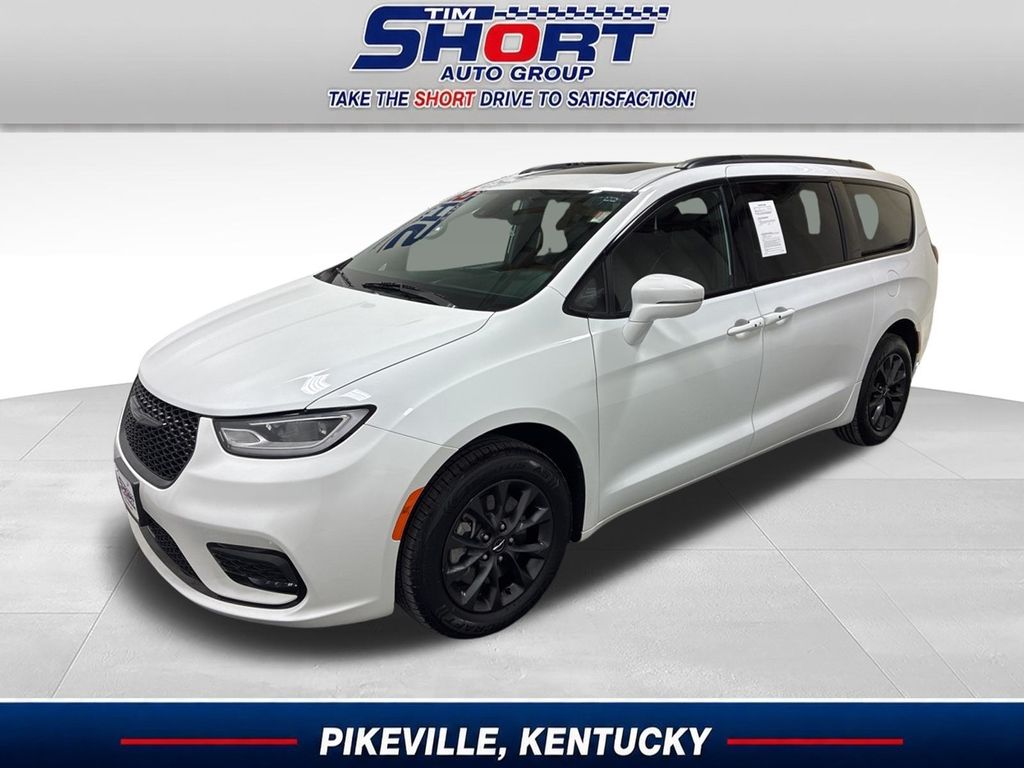 2021 Chrysler Pacifica Limited's photo