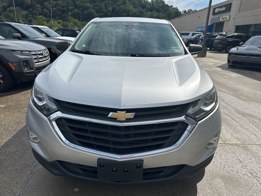 2020 Chevrolet Equinox LS photo 2