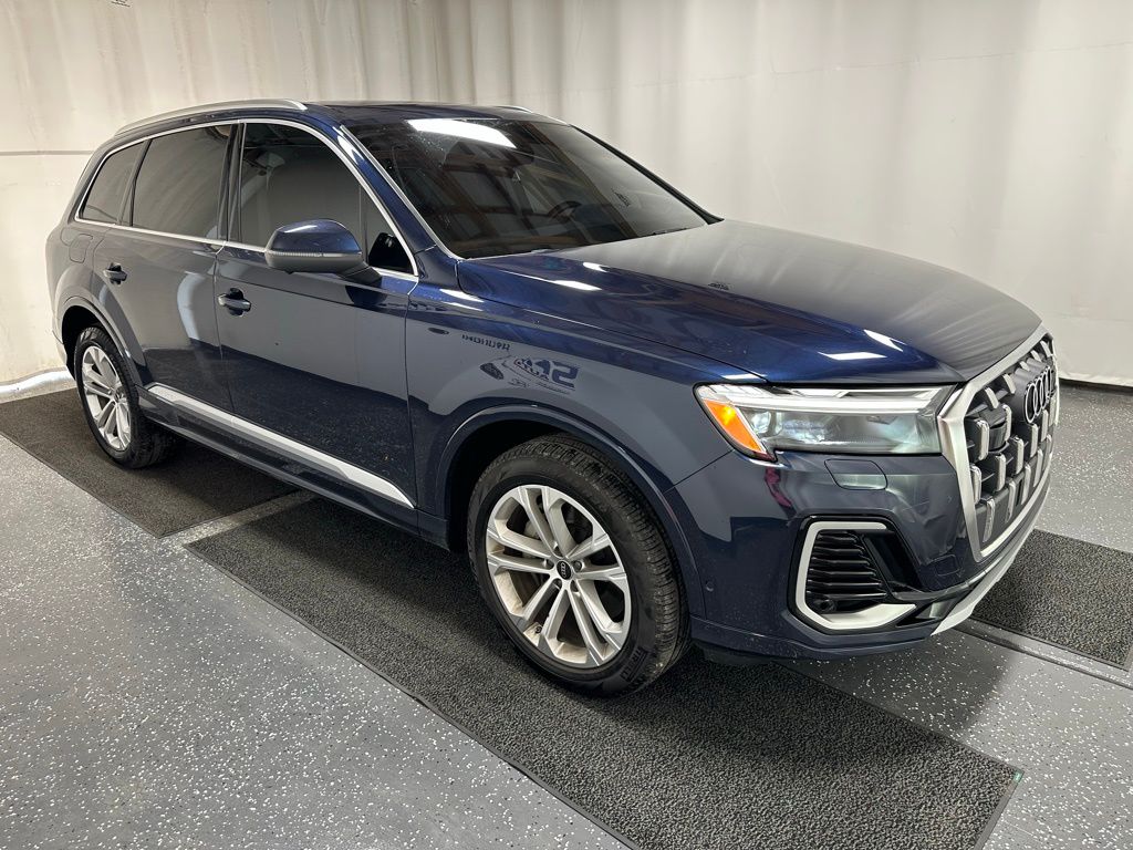 2025 Audi Q7 45 Premium photo 2