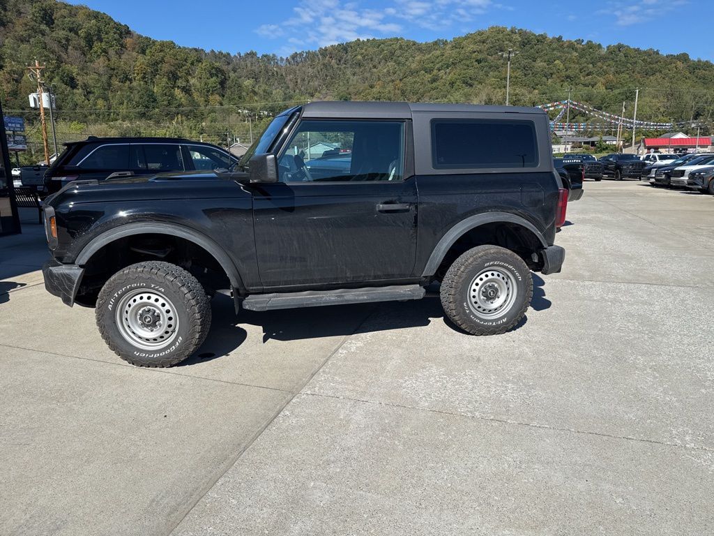 2022 Ford Bronco Base photo 2