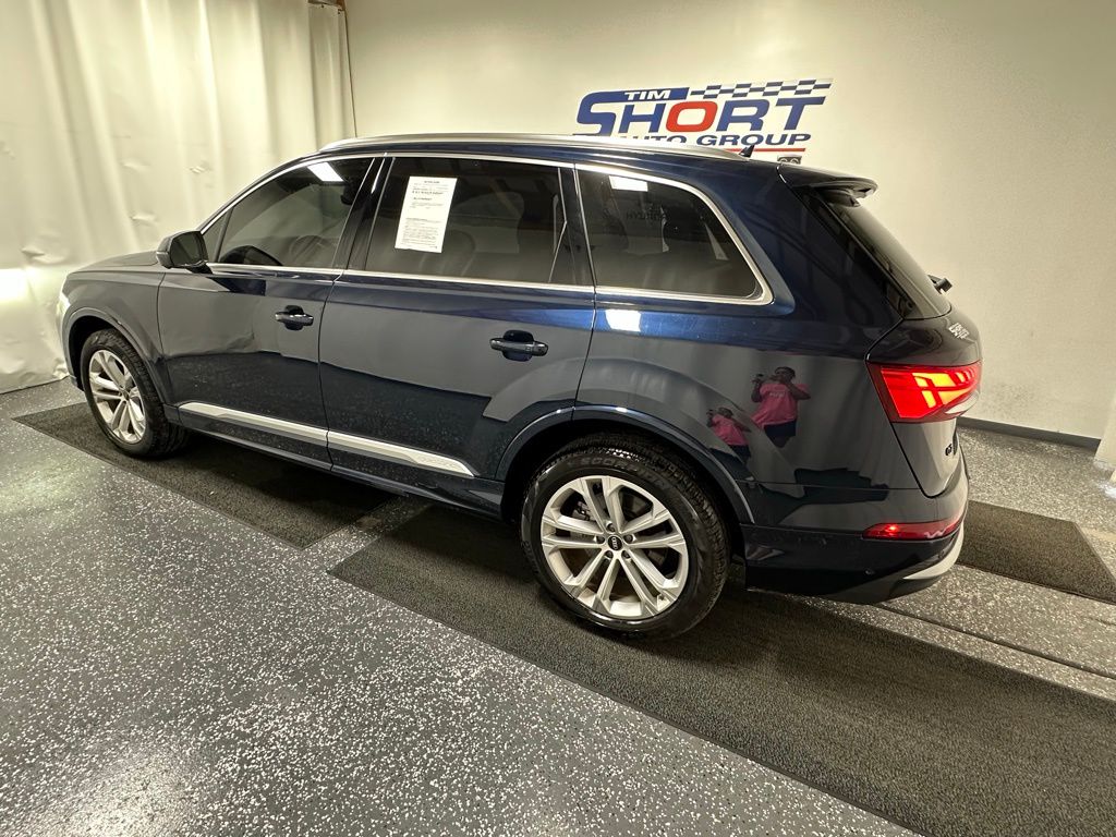 2025 Audi Q7 45 Premium photo 4