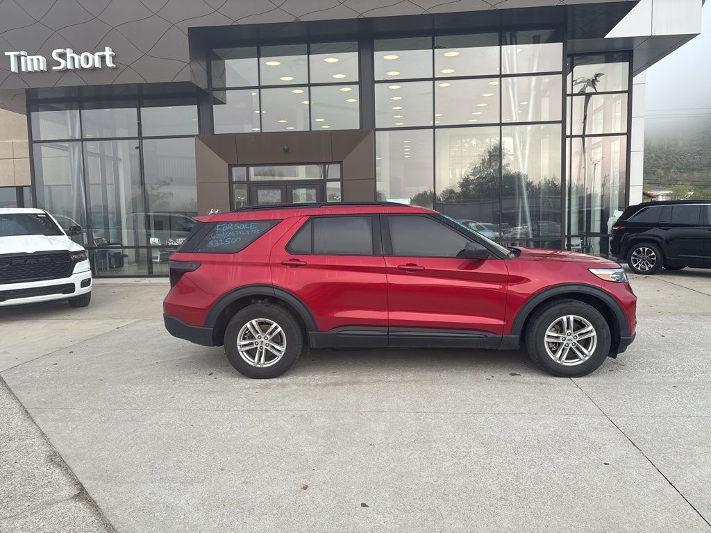 2023 Ford Explorer XLT photo 4