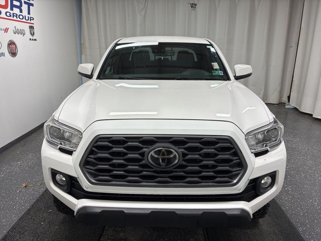 2021 Toyota Tacoma SR5 photo 3