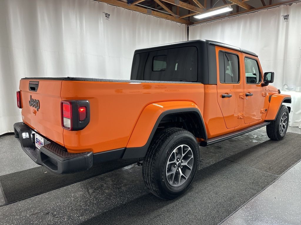 New 2025 Jeep Gladiator SPORT S 4X4 Pickup