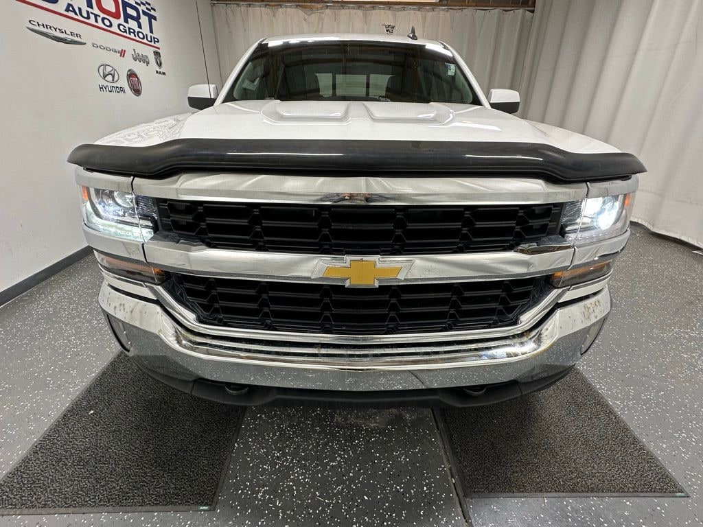 Used 2017 Chevrolet Silverado 1500 LT w/1LT Truck Crew Cab