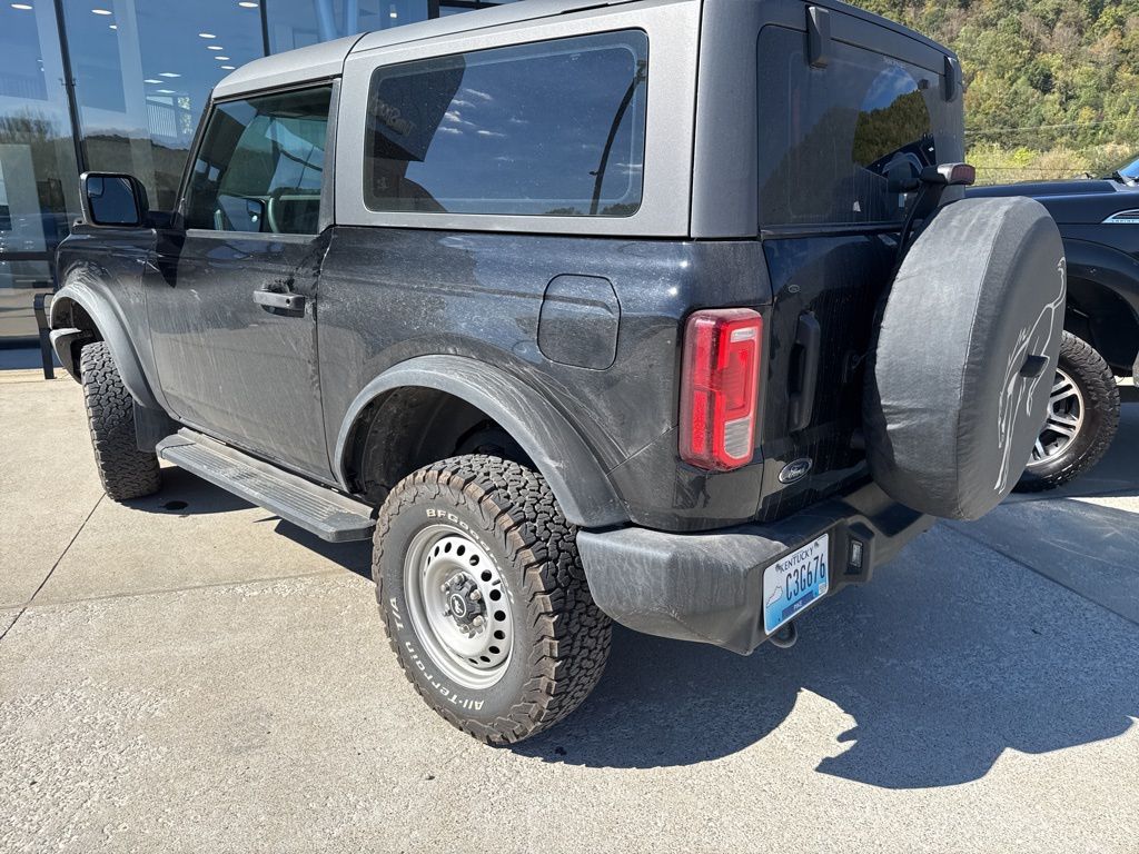 2022 Ford Bronco Base photo 3