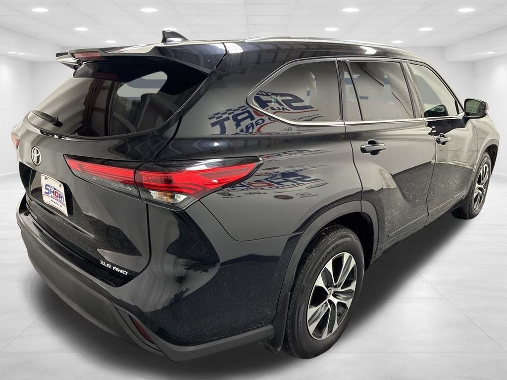 Used 2021 Toyota Highlander XLE SUV