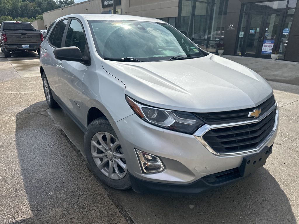 2020 Chevrolet Equinox LS photo 3