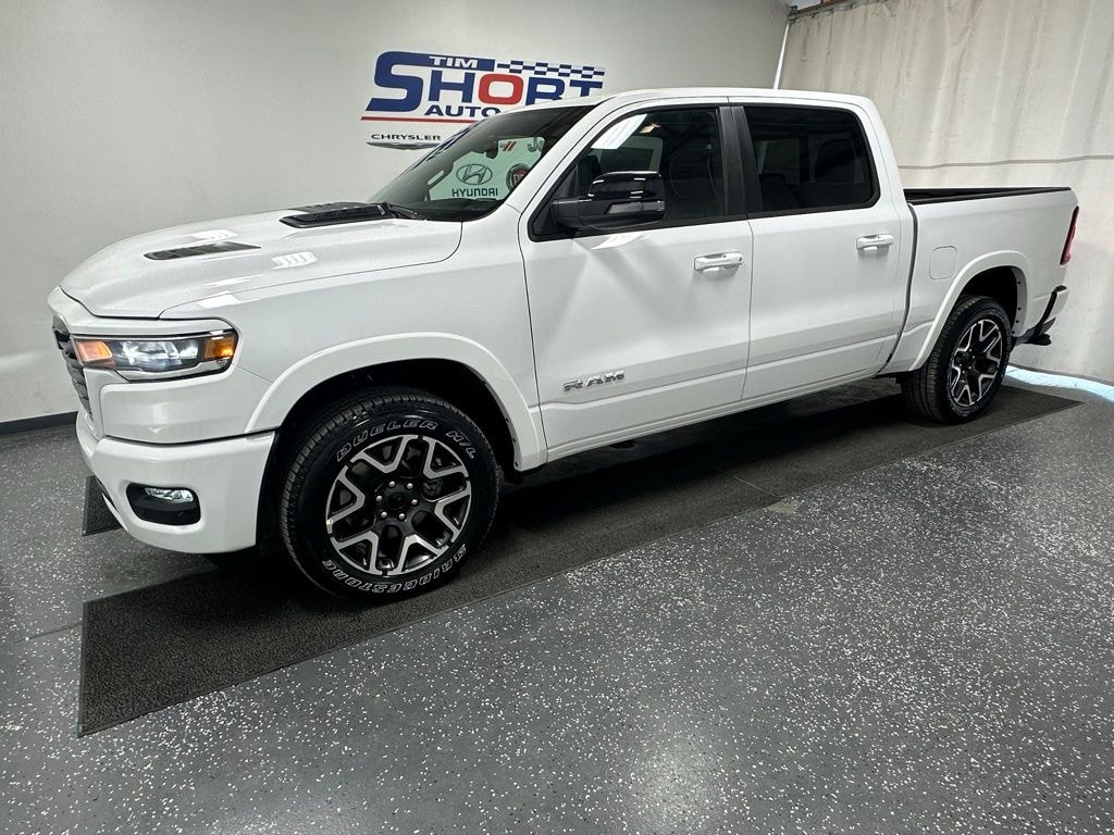 New 2026 Ram 1500 LARAMIE CREW CAB 4X4 5'7 BOX Pickup