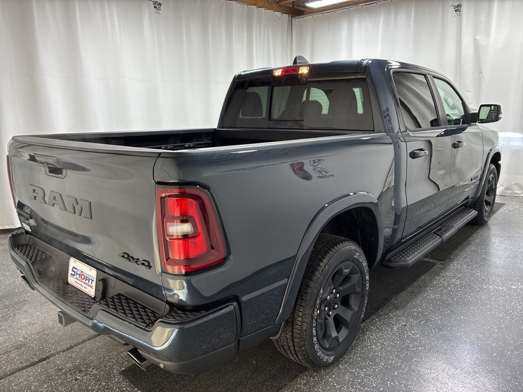 New 2026 Ram 1500 BIG HORN CREW CAB 4X4 5'7 BOX Pickup