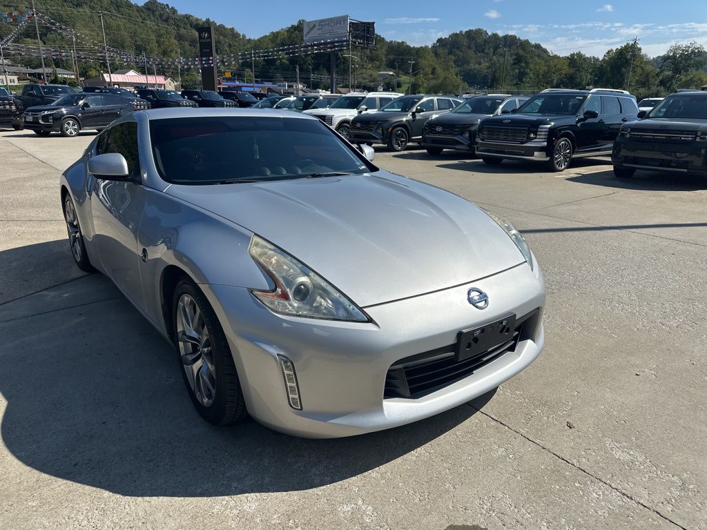2014 Nissan 370Z Base photo 2