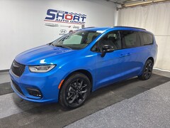 2026 Chrysler Pacifica SELECT AWD Passenger Van