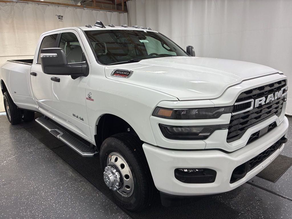 New 2026 Ram 3500 BIG HORN CREW CAB 4X4 8' BOX Pickup