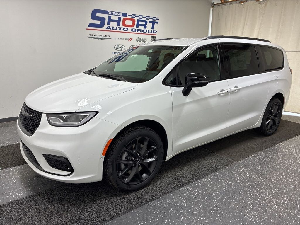 New 2026 Chrysler Pacifica SELECT AWD Passenger Van