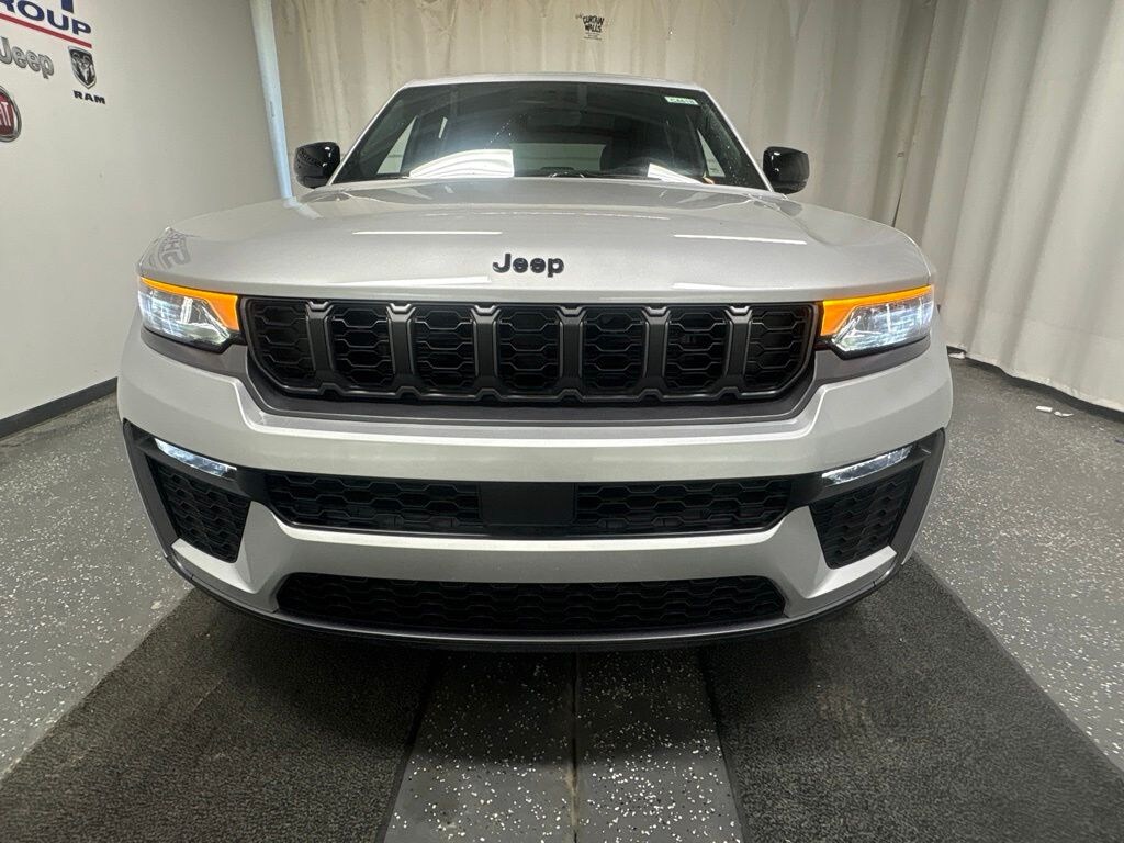 New 2026 Jeep Grand Cherokee Limited 4x4 Sport Utility
