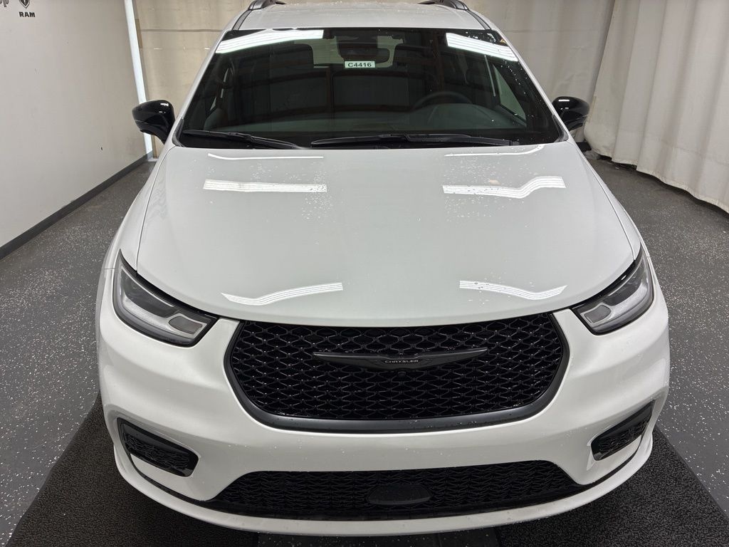 New 2026 Chrysler Pacifica SELECT AWD Passenger Van