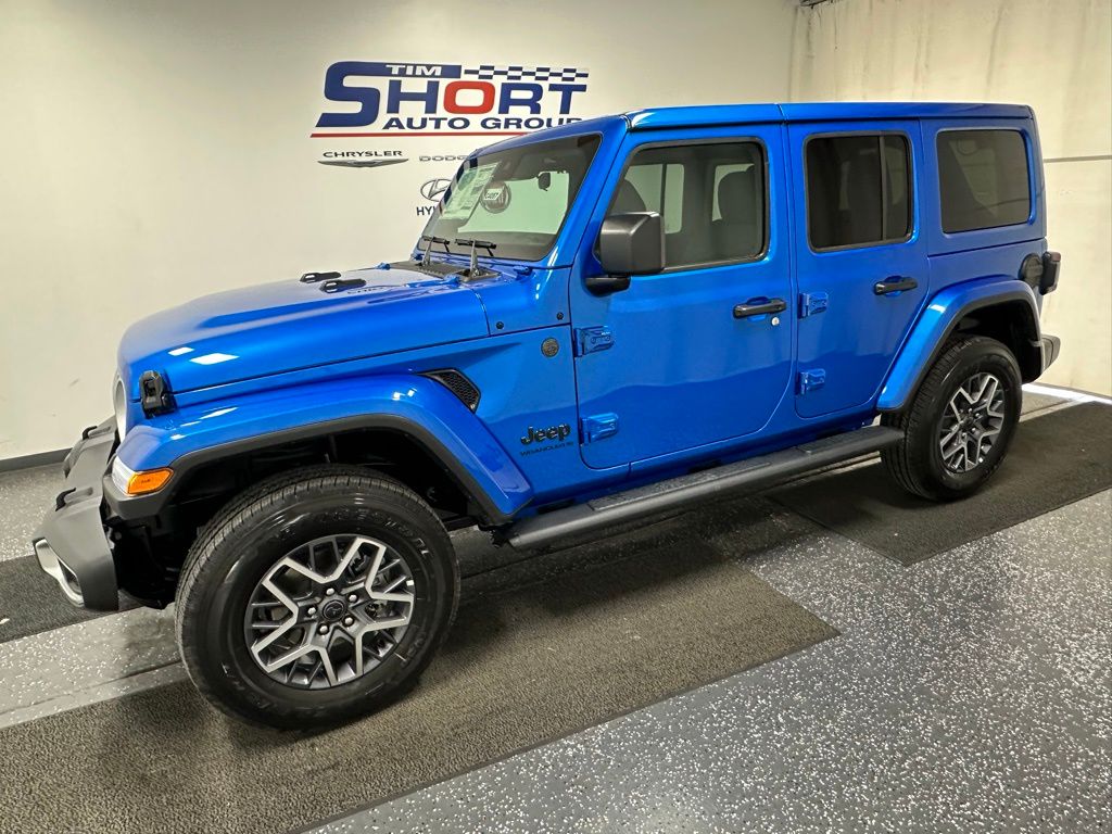 2025 Jeep Wrangler 4-Door Sahara's photo