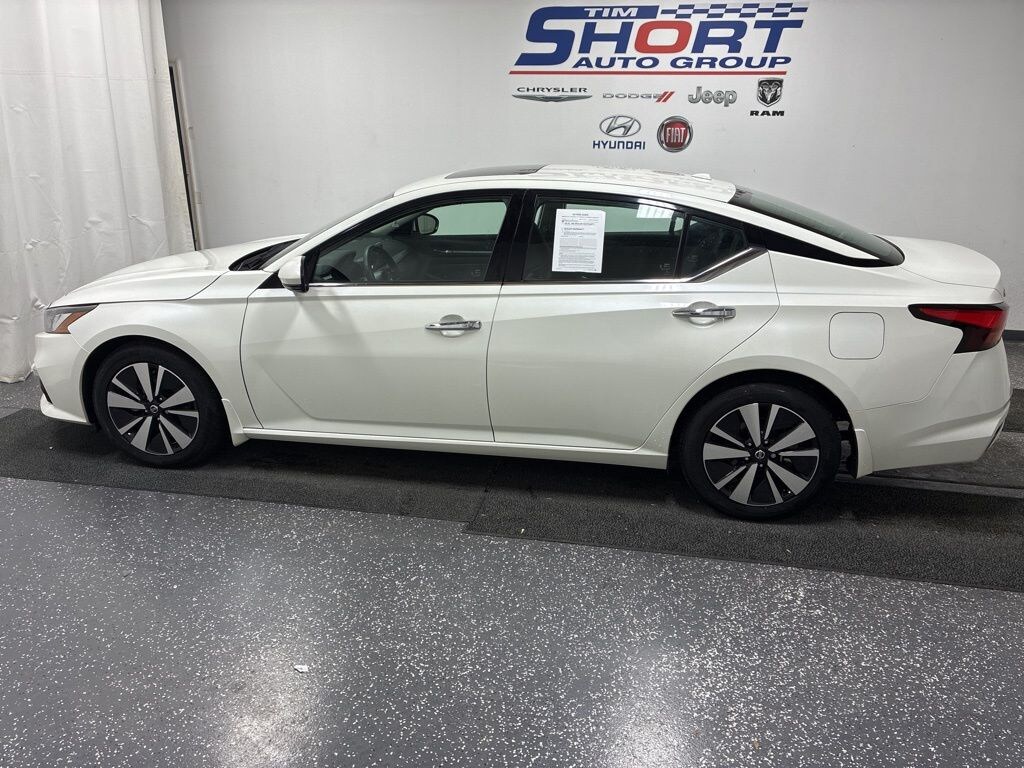 Used 2022 Nissan Altima 2.5 SL Sedan
