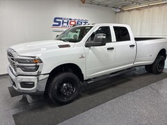 2026 Ram 3500 TRADESMAN CREW CAB 4X4 8' BOX Pickup